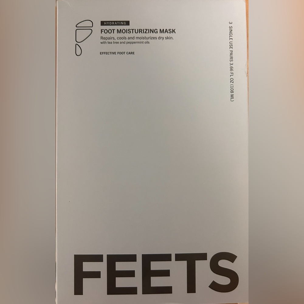 Feet peel and moisturize masks